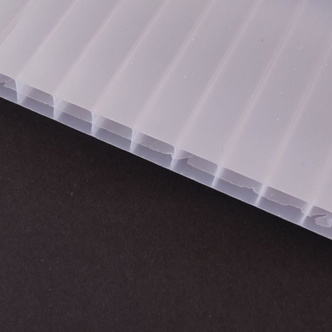 POLYCARBONATE HOLLOW SHEETS U.V OPAL 2W 4 MM.